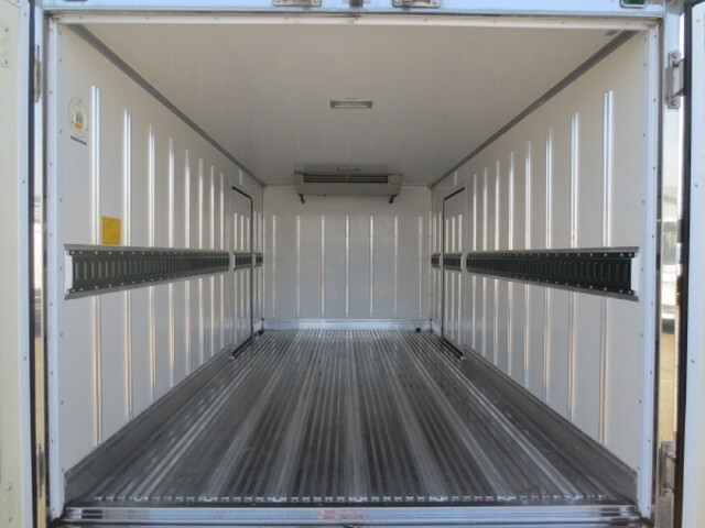 日野デュトロ冷凍車（冷蔵車）小型（2t・3t）[写真09]