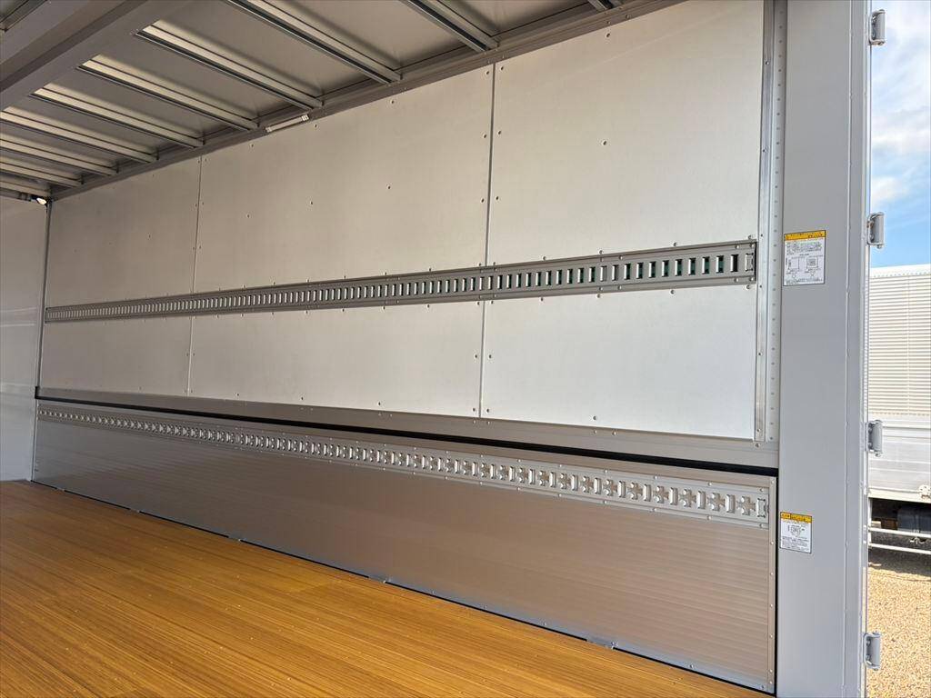 日野レンジャーアルミウイング中型（4t）[写真10]