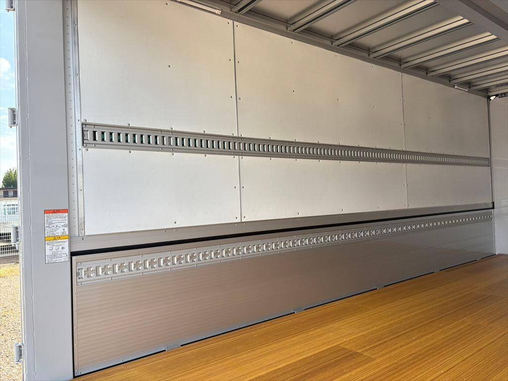 日野レンジャーアルミウイング中型（4t）[写真09]