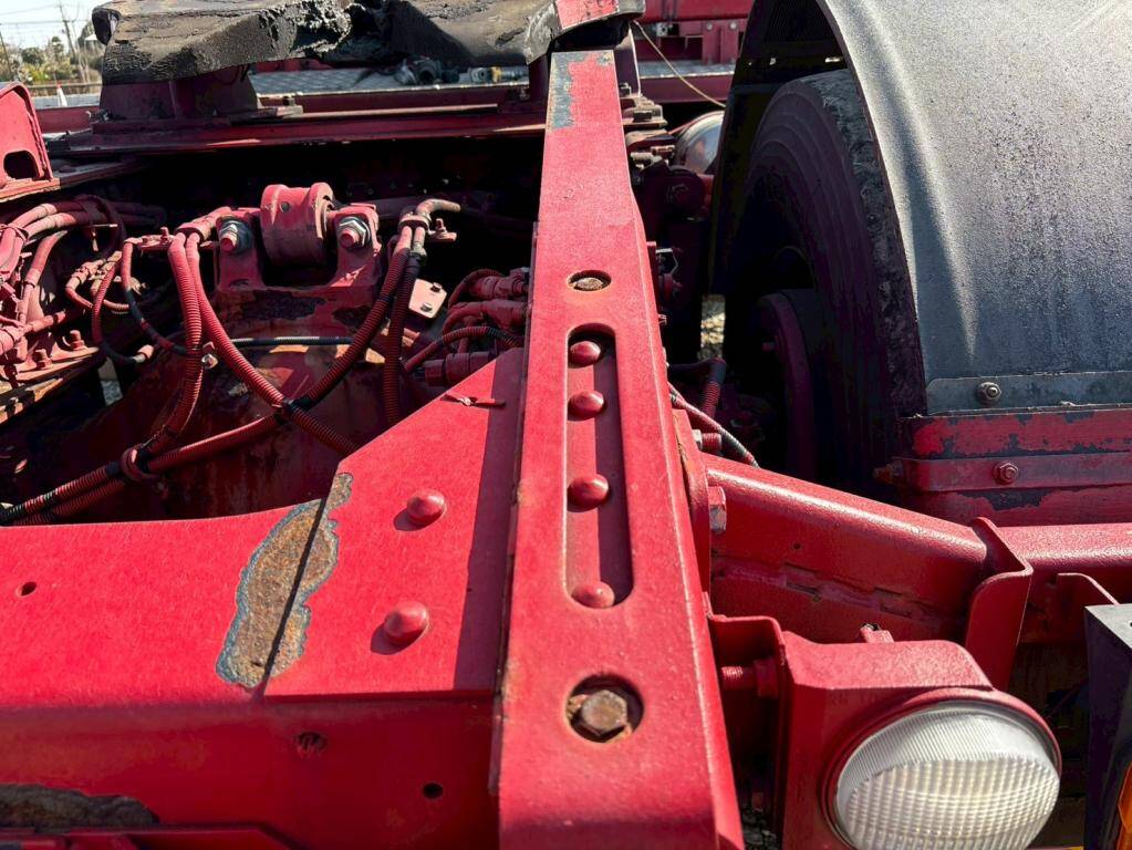 いすゞギガトレーラーヘッド（トラクターヘッド）大型（10t）[写真11]