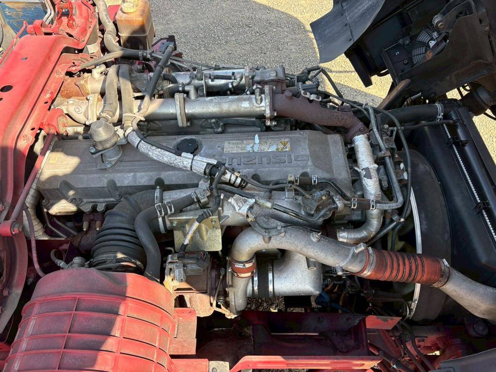 いすゞギガトレーラーヘッド（トラクターヘッド）大型（10t）[写真18]