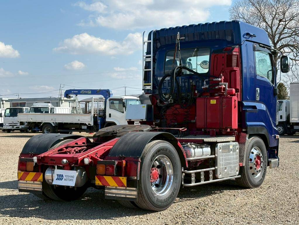 いすゞギガトレーラーヘッド（トラクターヘッド）大型（10t）[写真03]