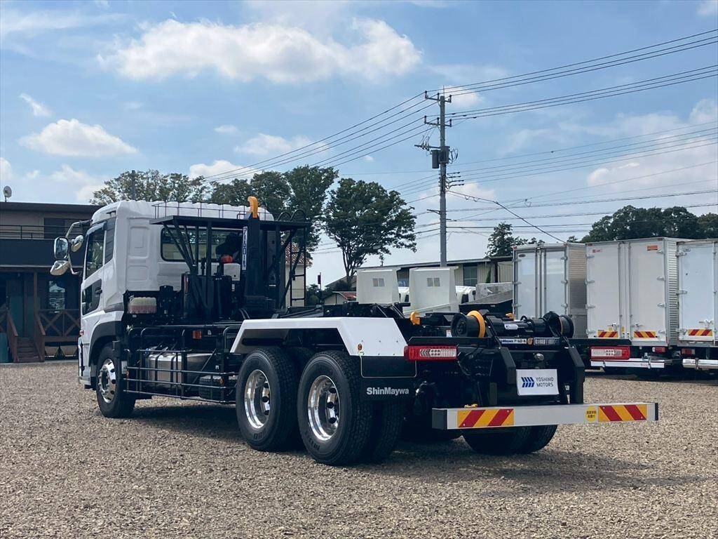 UDトラックスクオンコンテナ専用車大型（10t）[写真02]