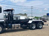 UDトラックスクオンコンテナ専用車大型（10t）[写真06]