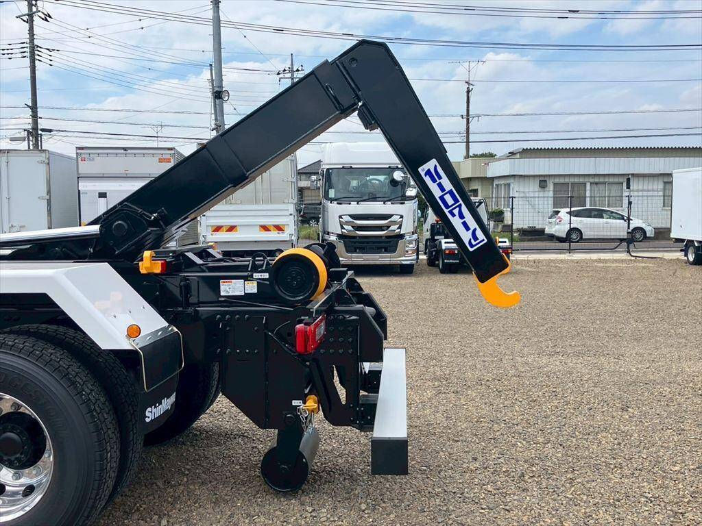 UDトラックスクオンコンテナ専用車大型（10t）[写真09]