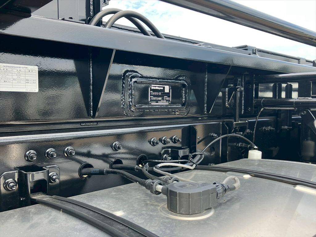 UDトラックスクオンコンテナ専用車大型（10t）[写真10]