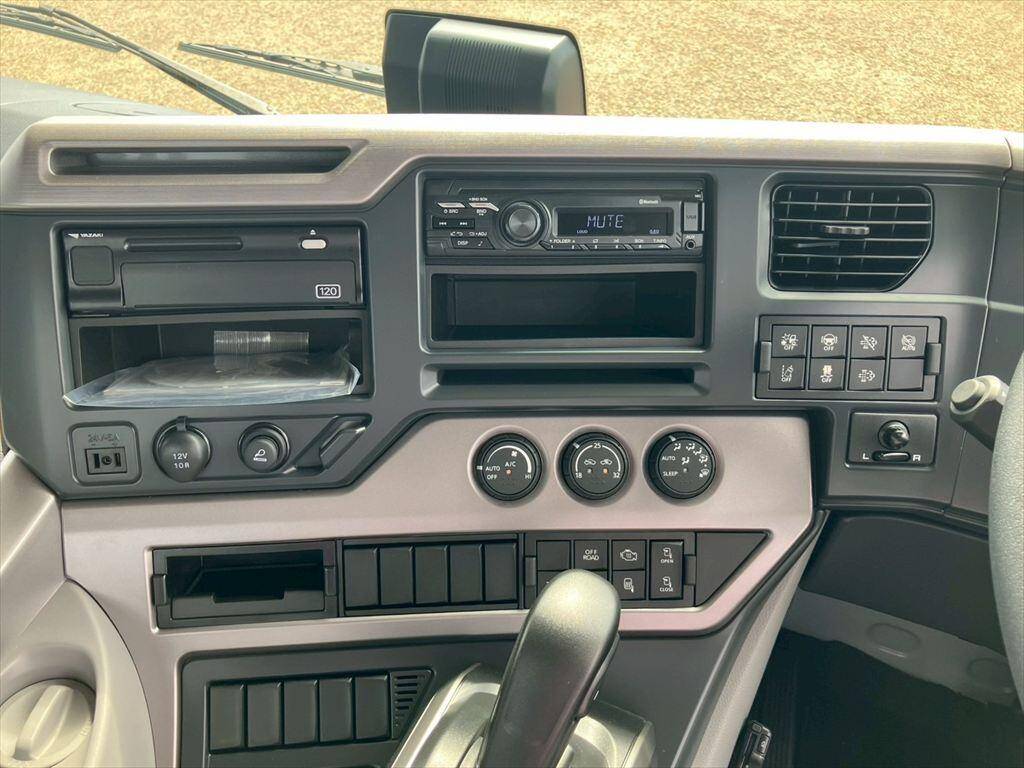 UDトラックスクオンコンテナ専用車大型（10t）[写真17]