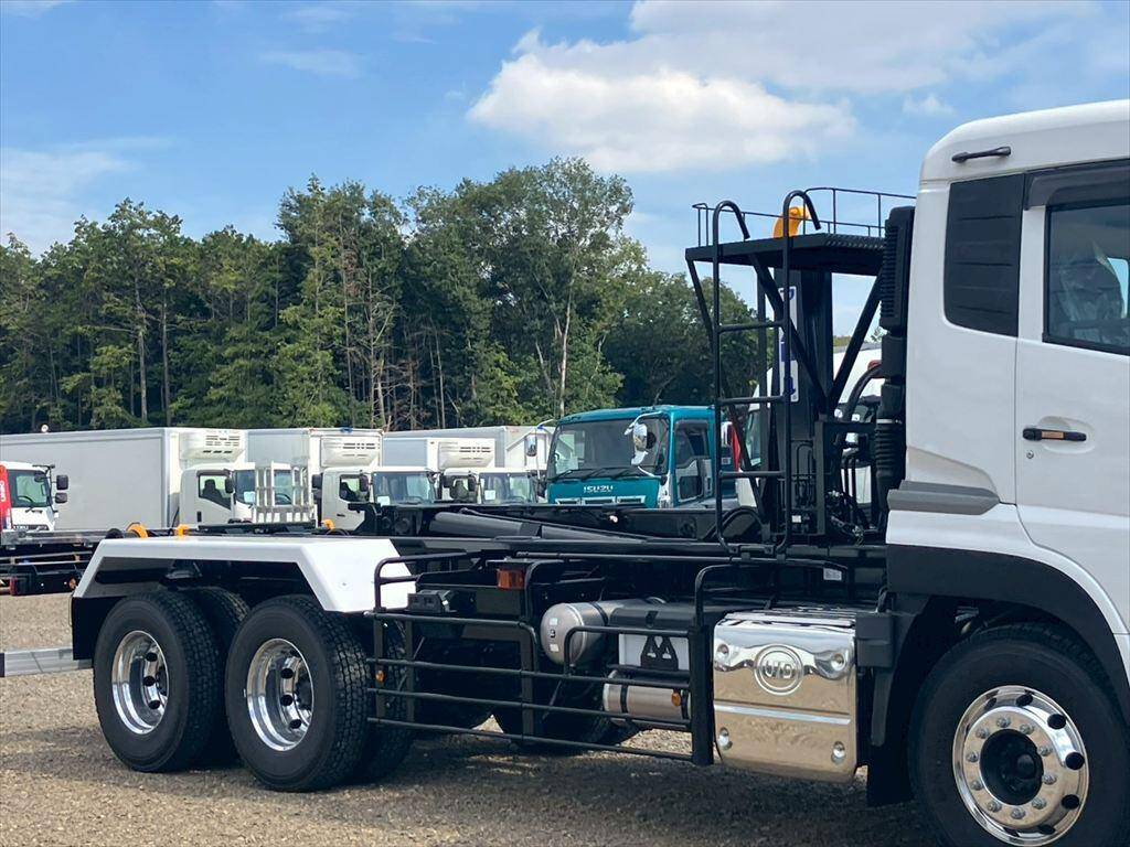 UDトラックスクオンコンテナ専用車大型（10t）[写真04]