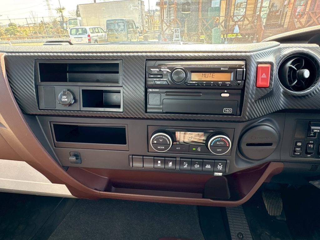 日野レンジャーセルフローダー増トン（6t・8t）[写真18]