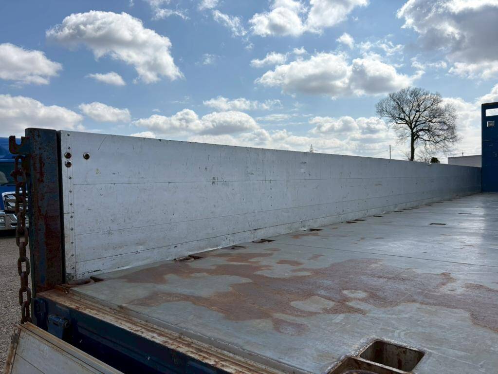 日野プロフィアアルミブロック大型（10t）[写真07]