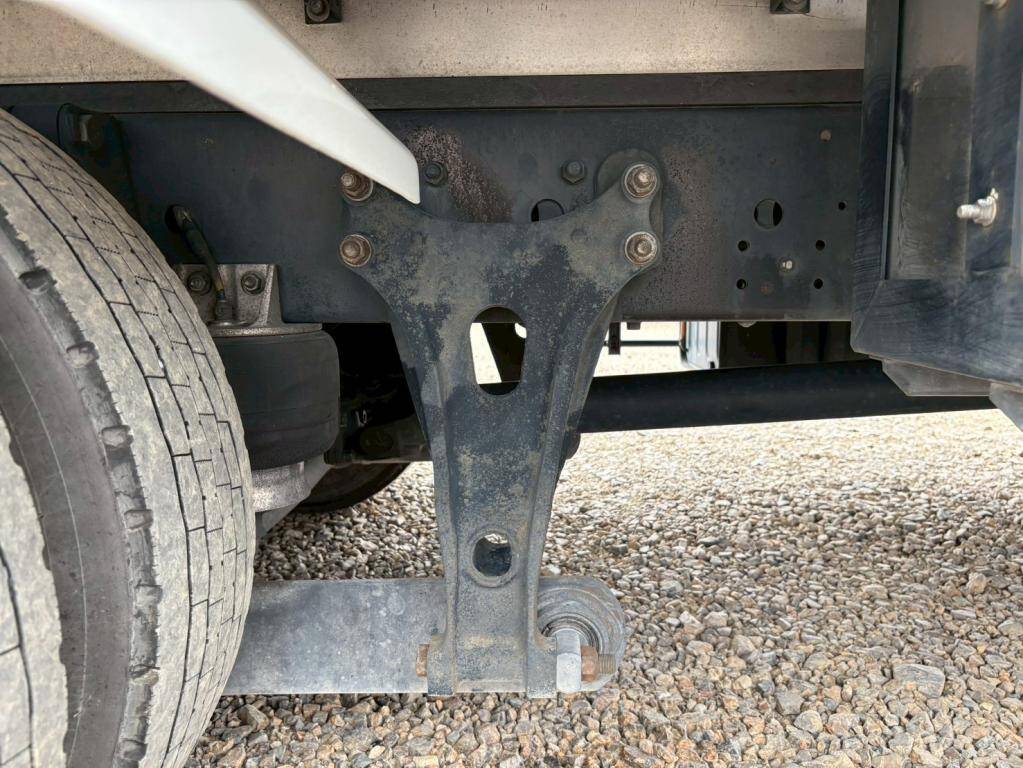 いすゞフォワード冷凍車（冷蔵車）中型（4t）[写真16]