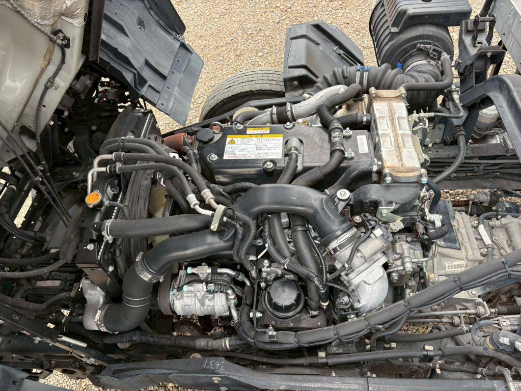 いすゞフォワード冷凍車（冷蔵車）中型（4t）[写真18]