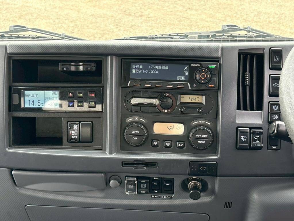 いすゞフォワード冷凍車（冷蔵車）中型（4t）[写真22]