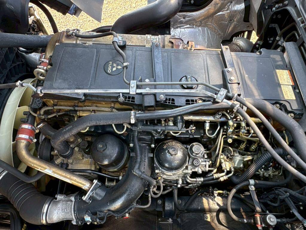 三菱ふそうスーパーグレートセルフローダー大型（10t）[写真17]