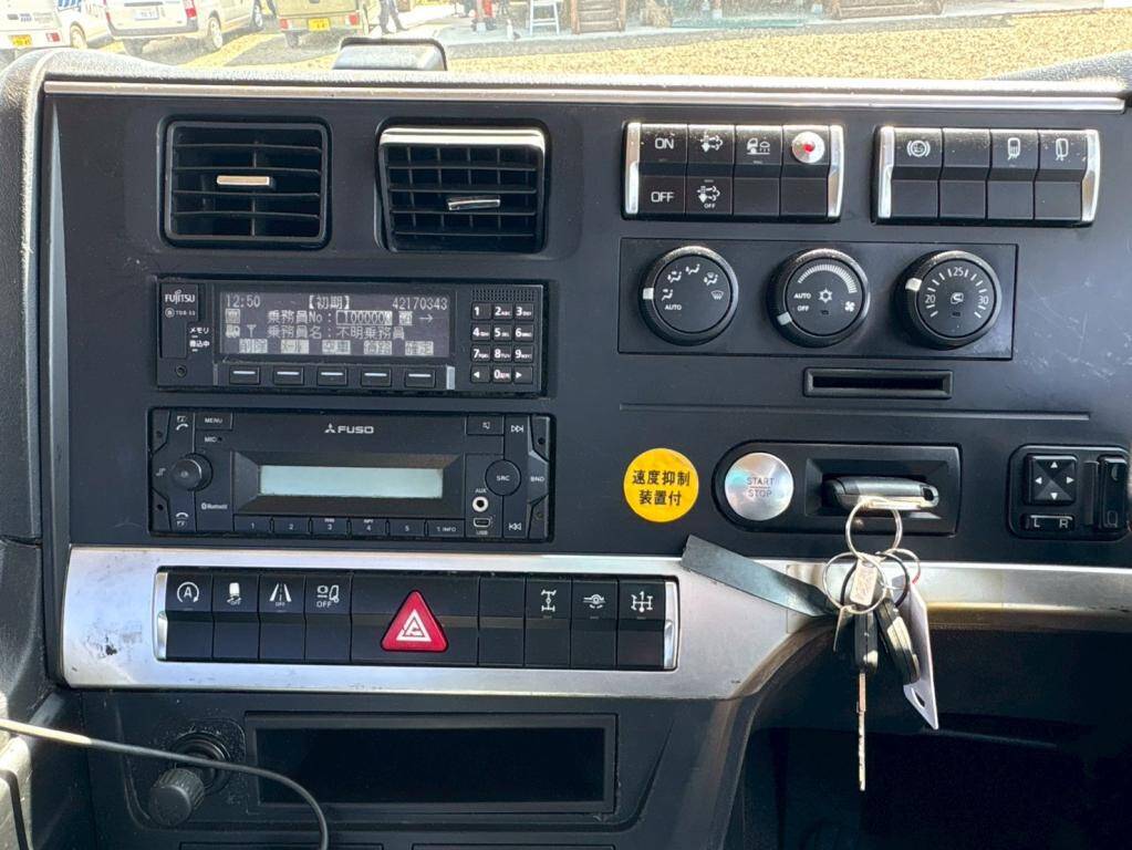 三菱ふそうスーパーグレートセルフローダー大型（10t）[写真20]