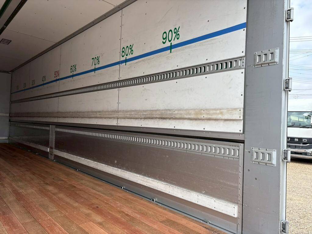 日野プロフィアアルミウイング大型（10t）[写真10]