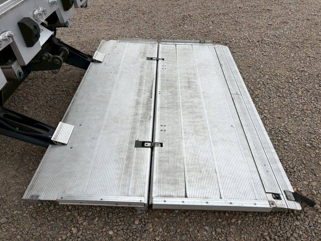 日野プロフィアアルミウイング大型（10t）[写真11]