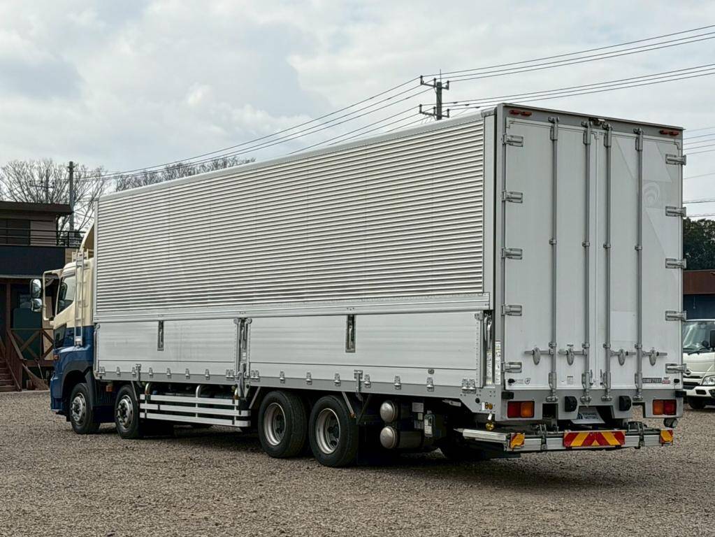 日野プロフィアアルミウイング大型（10t）[写真03]