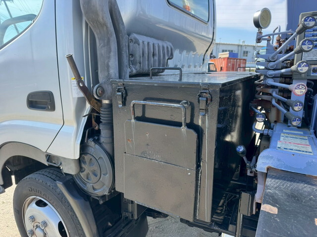 日野デュトロクレーン6段小型（2t・3t）[写真18]