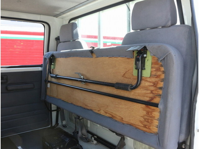 いすゞエルフダブルキャブ（Wキャブ）小型（2t・3t）[写真37]