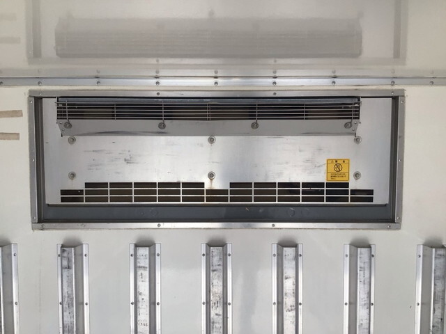 いすゞエルフ冷凍車（冷蔵車）小型（2t・3t）[写真16]