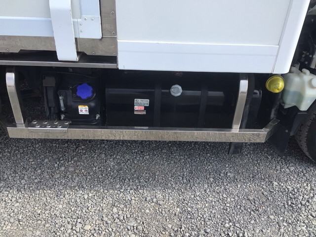 いすゞエルフ冷凍車（冷蔵車）小型（2t・3t）[写真20]