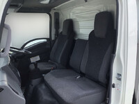 いすゞエルフ冷凍車（冷蔵車）小型（2t・3t）[写真30]