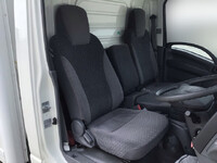 いすゞエルフ冷凍車（冷蔵車）小型（2t・3t）[写真31]