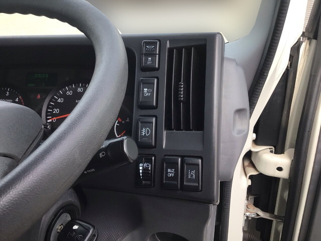 いすゞエルフ冷凍車（冷蔵車）小型（2t・3t）[写真38]