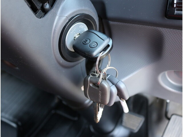 いすゞエルフ平ボディ小型（2t・3t）[写真24]