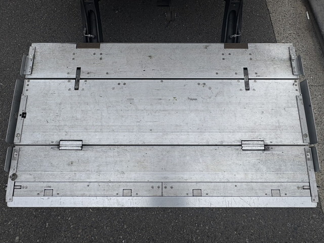 日野デュトロアルミバン小型（2t・3t）[写真16]