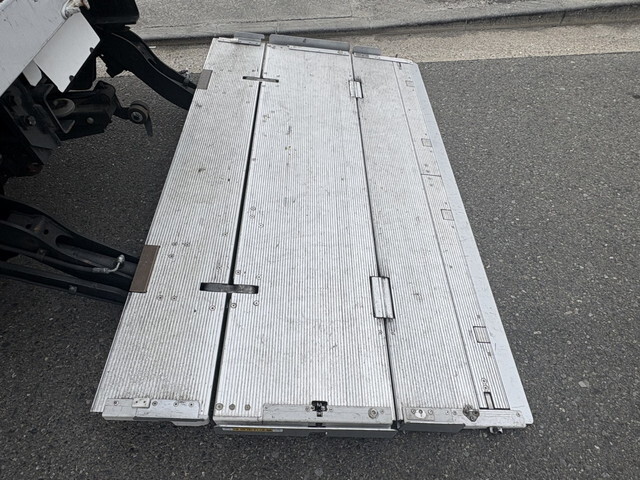 日野デュトロアルミバン小型（2t・3t）[写真17]