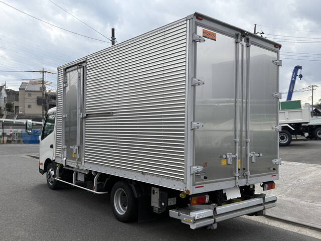 日野デュトロアルミバン小型（2t・3t）[写真02]