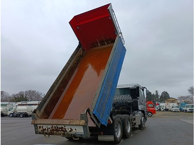 三菱ふそうスーパーグレートダンプ大型（10t）[写真02]