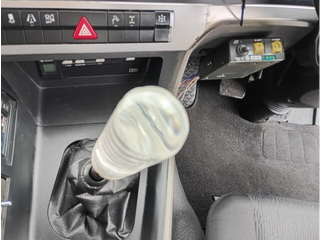 三菱ふそうスーパーグレートダンプ大型（10t）[写真27]