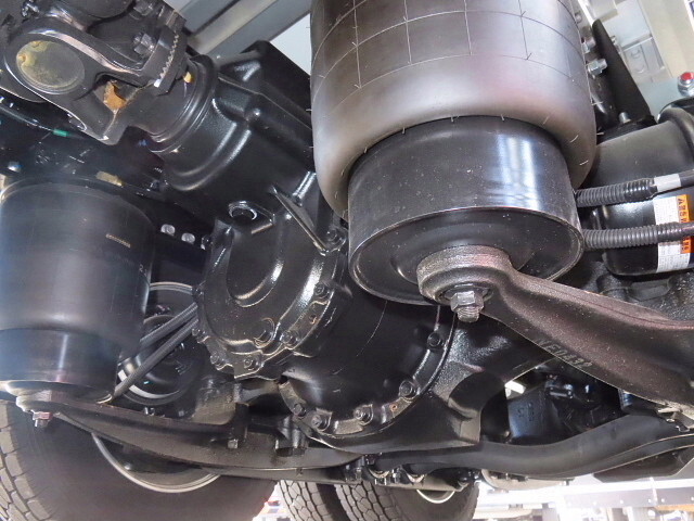 日野プロフィア冷蔵冷凍ウイング大型（10t）[写真10]