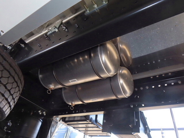 日野プロフィア冷蔵冷凍ウイング大型（10t）[写真14]