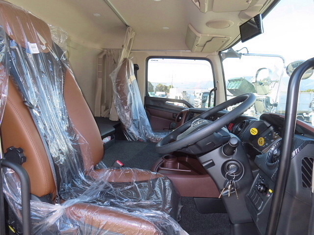 日野プロフィア冷蔵冷凍ウイング大型（10t）[写真19]