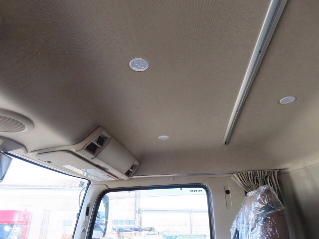 日野プロフィア冷蔵冷凍ウイング大型（10t）[写真21]