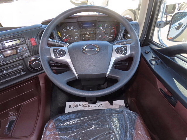 日野プロフィア冷蔵冷凍ウイング大型（10t）[写真22]