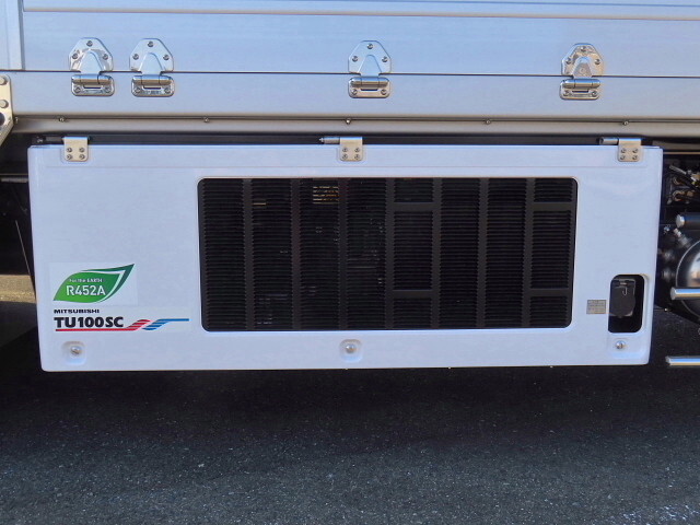 日野プロフィア冷蔵冷凍ウイング大型（10t）[写真31]