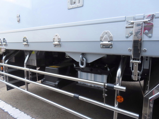 日野プロフィア冷蔵冷凍ウイング大型（10t）[写真37]