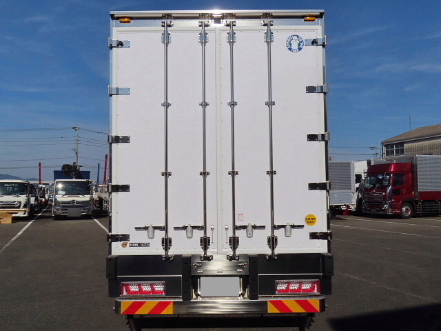 日野プロフィア冷蔵冷凍ウイング大型（10t）[写真06]