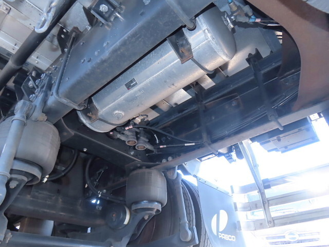 三菱ふそうスーパーグレートアルミウイング大型（10t）[写真12]