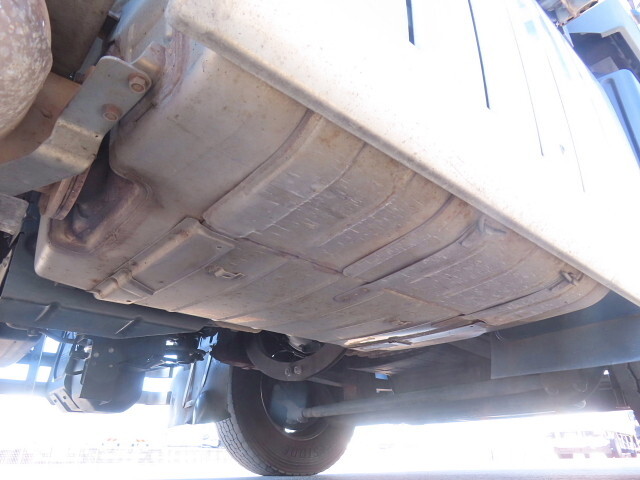 三菱ふそうスーパーグレートアルミウイング大型（10t）[写真13]