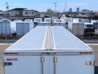 三菱ふそうスーパーグレートアルミウイング大型（10t）[写真09]