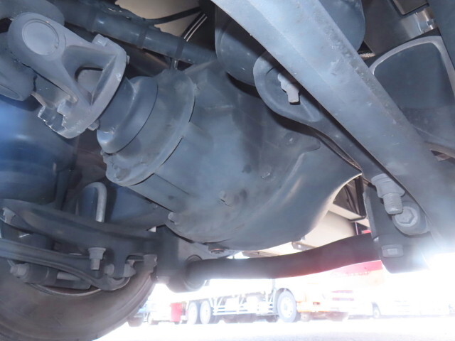 UDトラックスクオンアルミウイング大型（10t）[写真11]