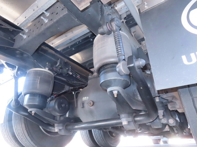 UDトラックスクオンアルミウイング大型（10t）[写真14]