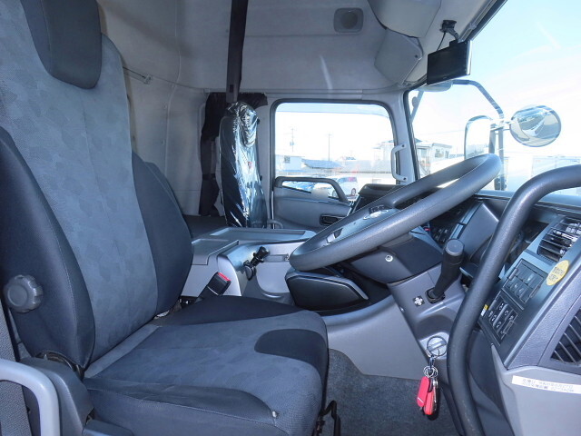 UDトラックスクオンアルミウイング大型（10t）[写真22]