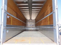 UDトラックスクオンアルミウイング大型（10t）[写真33]